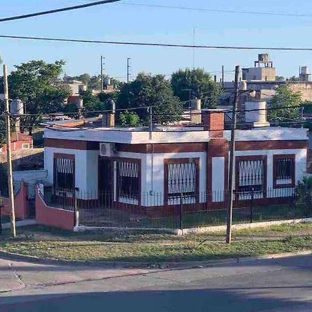 Casa Hotel Cactus 15 minutos desde Ezeiza. Monte Grande Exterior foto